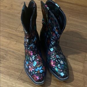 Floral Embroidered Women's Boots